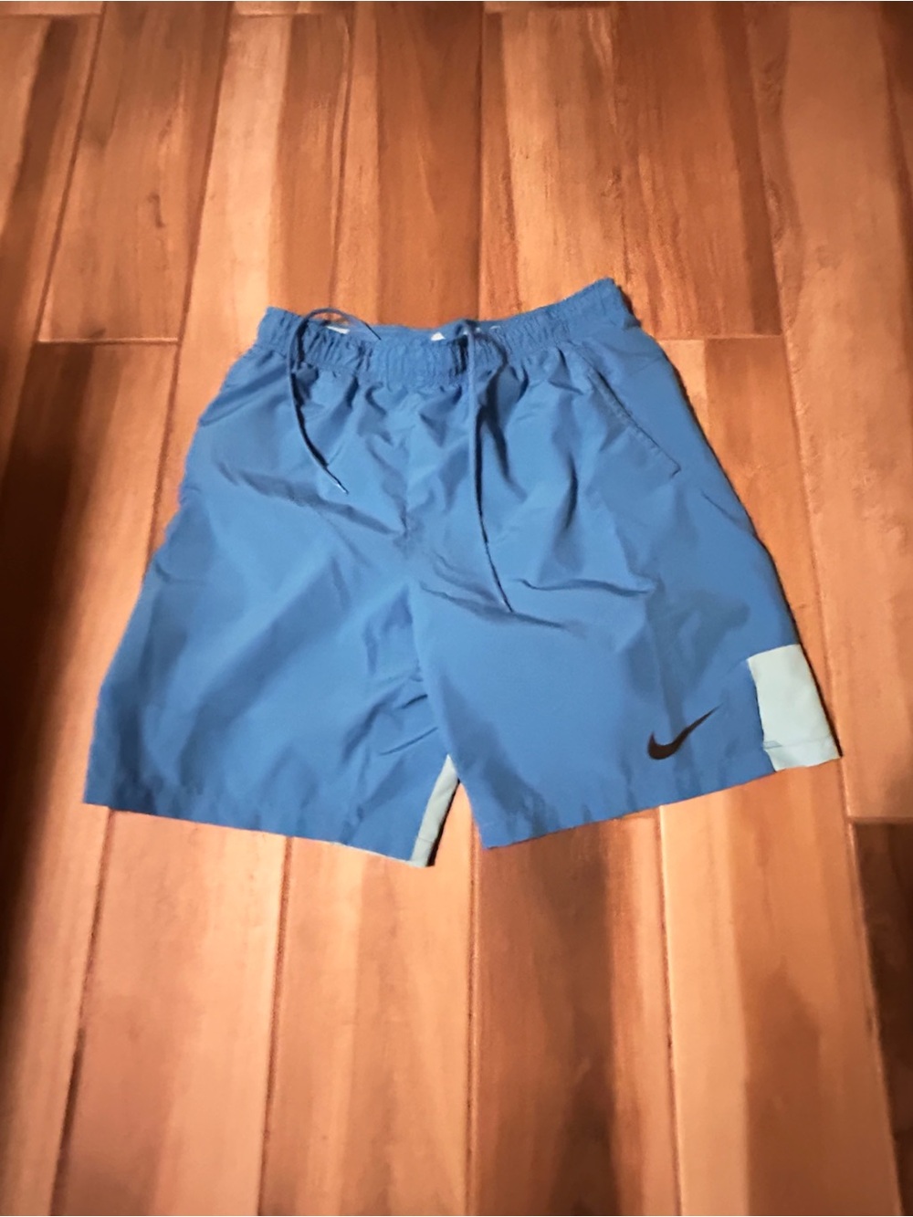 Nike Men’s Medium 2 tone Blue Dri Fit shorts w pockets - Picture 2 of 6
